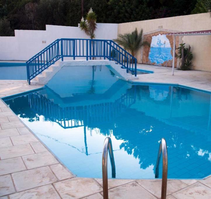 Achlia Hotel Exterior photo