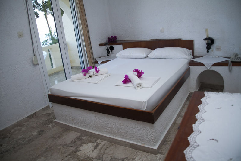 Achlia Hotel Exterior photo